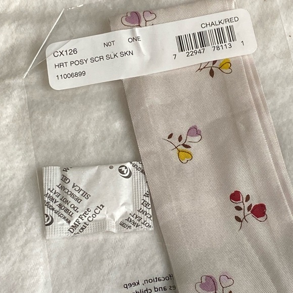 Coach Posy Hearts Skinny Scarf - Picture 4 of 5